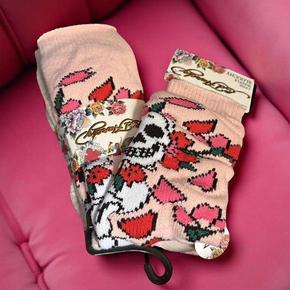 Ed Hardy Accessories - Ed Hardy NWT Classic Ed Hardy Pink Skull Heart and Taupe Waffle Slouchy Socks